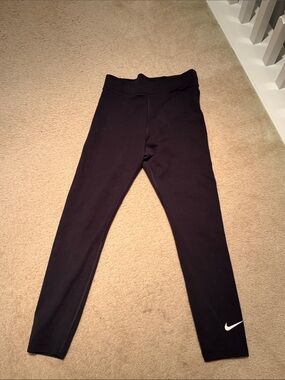 Nike women Black Athletic Leggings with Swoosh